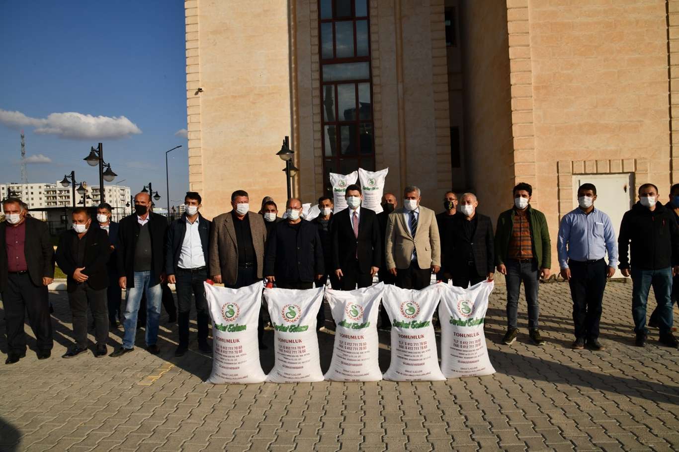 Mardinli çiftçilere mercimek tohumu yardımı yapıldı